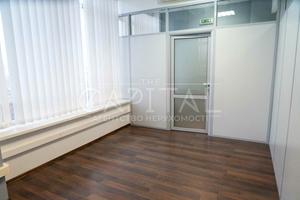 комерційна за адресою Загорівська вул. (Багговутівська), 23