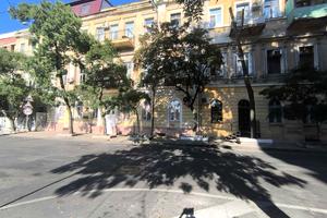 комерційна за адресою Канатна вул., 7