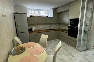 квартира по адресу Кобринської Н., 13