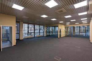 комерційна за адресою Князів Острозьких вул. (Московська), 31