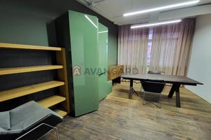 комерційна за адресою Лесі Українки бульв., 23б