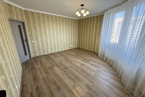 квартира за адресою Ревуцького вул., 7-В