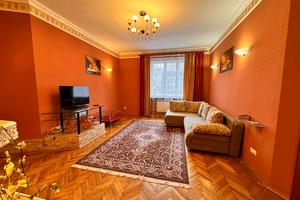 квартира за адресою Дорошенка вул., 5