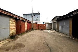 паркомісце за адресою Крайня вул., 15