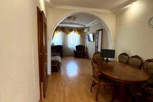 будинок за адресою Руставелі вул.