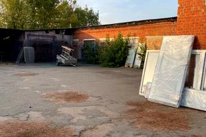 комерційна за адресою Соборності вул., 142