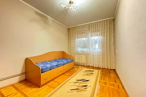 квартира за адресою Василя Симоненка вул., 7