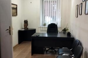 комерційна за адресою Шевченка вул., 18