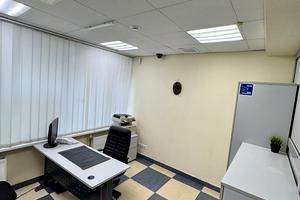 комерційна за адресою Болсуновська вул. (Сергія Струтинського), 8