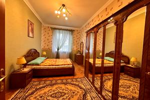 квартира за адресою Дорошенка вул., 5