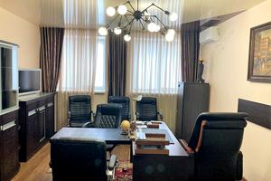 комерційна за адресою Туполєва академіка вул., 1-б