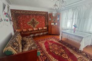 будинок за адресою с. Баловне, Миру