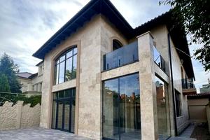будинок за адресою Рівності пров.