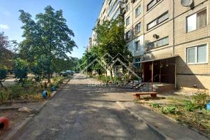 квартира за адресою Свято-Миколаївська вул. (Леніна), 8
