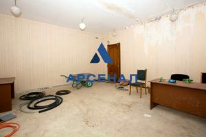 комерційна за адресою Лобановського вул., 30