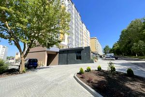 квартира за адресою залізняка, 1Б