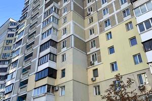 квартира за адресою Ревуцького вул., 44