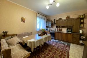 дом по адресу Демидівська