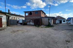 комерційна за адресою Шевченка вул., 37