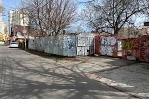 участок по адресу Бернардацци ул. (Красных Зорь)