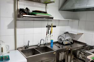 комерційна за адресою Райдужна вул., 145