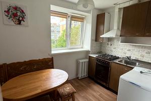квартира за адресою Гната Хоткевича вул., 48/3