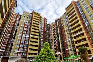 квартира за адресою Українська вул., 83б