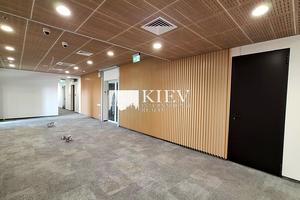 комерційна за адресою Князів Острозьких вул. (Московська), 32