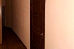комерційна за адресою Віктора Чміленка вул. (Дзержинського), 40