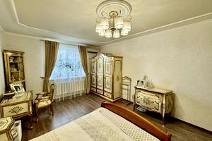 квартира за адресою Володимира Антоновича вул. (Свердлова), 26