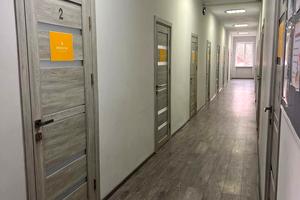 комерційна за адресою Незалежності України вул., 18