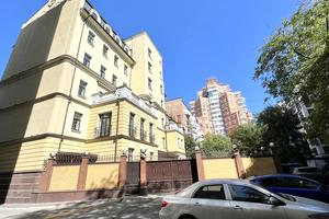 комерційна за адресою Лєскова вул., 5