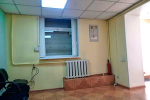 комерційна за адресою Незалежної України вул. (40 років Радянської України), 40