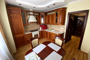квартира за адресою Героїв Оборони вул., 10-А
