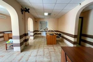 комерційна за адресою Центральний просп. (Лермонтова), 11