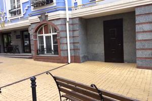комерційна за адресою Дегтярна вул., 7