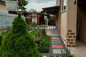 будинок за адресою Центральна, 10
