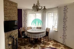 квартира за адресою Тролейбусна вул., 15