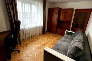квартира за адресою Гната Хоткевича вул., 44а