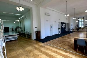комерційна за адресою площа Галицька, 7