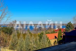 будинок за адресою Краєвидна вул., 777