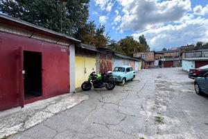 паркомісце за адресою Голосіївська вул., 15