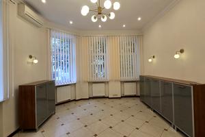 комерційна за адресою Сергія Єфремова вул., 35