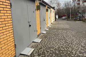 паркомісце за адресою Озерна вул., 14