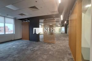 комерційна за адресою Князів Острозьких вул. (Московська), 32