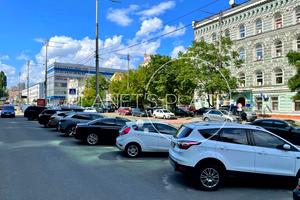комерційна за адресою Жилянська вул., 118