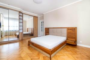 квартира за адресою Павла Грабовського вул., 5