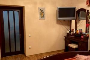 будинок за адресою Українська вул.