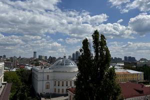 комерційна за адресою Богдана Хмельницького вул., 23