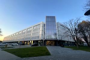 коммерческая по адресу Филиппа Орлика просп. (Ілліча), 16